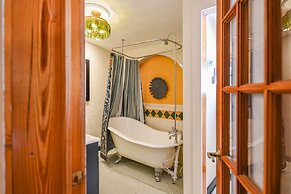 New The Green Pineapple - Balcony on Duval