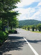 10 Bedroom Apartment 300m From The Sea