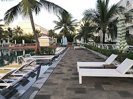 10 Bedroom Apartment 300m From The Sea