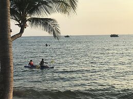 10 Bedroom Apartment 300m From The Sea