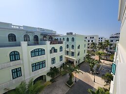 10 Bedroom Apartment 300m From The Sea