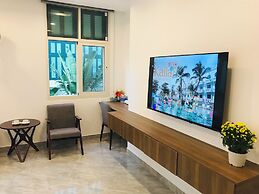 10 Bedroom Apartment 300m From The Sea