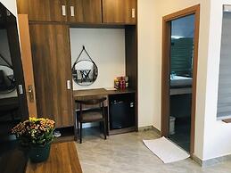 10 Bedroom Apartment 300m From The Sea