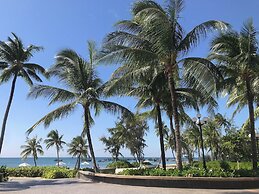 10 Bedroom Apartment 300m From The Sea