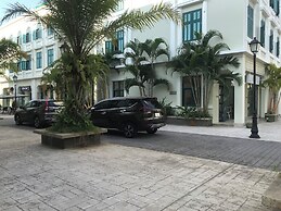 10 Bedroom Apartment 300m From The Sea