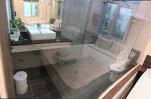 10 Bedroom Apartment 300m From The Sea