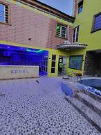 Royal Moon Hotel & Suites