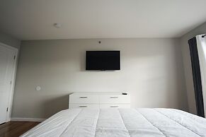 Newark Liberty Gem Brick House Apt 3