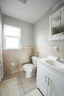Newark Liberty Gem Brick House Apt 3