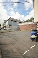 Newark Liberty Gem Brick House Apt 3