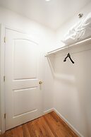 Newark Liberty Gem Brick House Apt 3