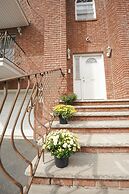 Newark Liberty Gem Brick House Apt 3