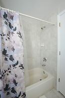 Newark Liberty Gem Brick House Apt 3