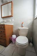 Newark Liberty Gem Brick House Apt 3