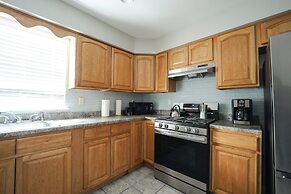 Newark Liberty Gem Brick House Apt 3
