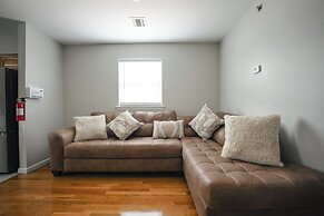 Newark Liberty Gem Brick House Apt 3