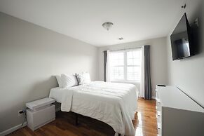 Newark Liberty Gem Brick House Apt 3