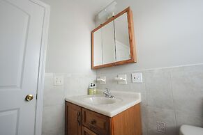 Newark Liberty Gem Brick House Apt 3