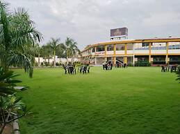 Raj Resort Vapi