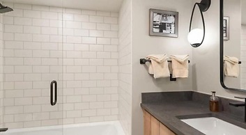 Aspen 2 Bedroom Condo at the Base of Aspen Mountain, Next to Lift 1A