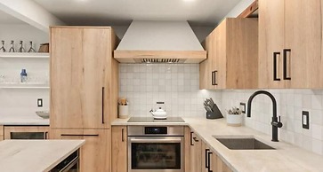 Aspen 2 Bedroom Condo at the Base of Aspen Mountain, Next to Lift 1A