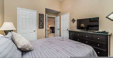 4 Bed in Windsor Palms Resort - Steps to Disney