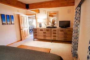 Aspen 3 Bedroom Condo at the Base of Aspen Mountain, Next to Lift 1A