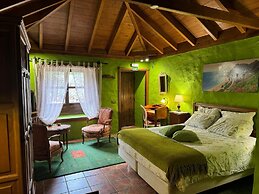 Oasis Hill Botanical Garden