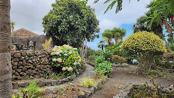 Oasis Hill Botanical Garden