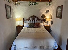 Oasis Hill Botanical Garden