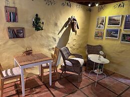 Oasis Hill Botanical Garden