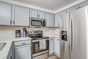 Mins to Dtwn High Point Duet