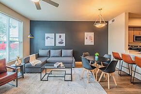 KLVG - V on Broadway