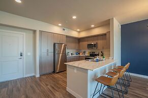 KLVG - V on Broadway