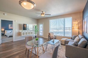 KLVG - V on Broadway