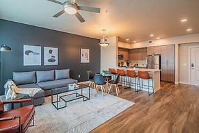 KLVG - V on Broadway