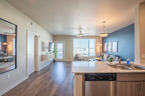 KLVG - V on Broadway