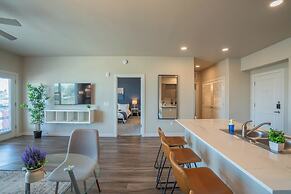 KLVG - V on Broadway