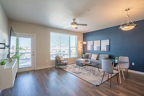 KLVG - V on Broadway