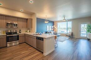 KLVG - V on Broadway