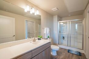 KLVG - V on Broadway