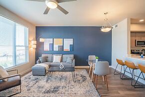 KLVG - V on Broadway