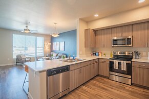 KLVG - V on Broadway