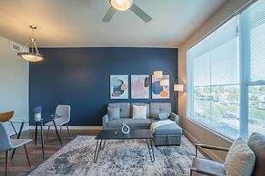 KLVG - V on Broadway