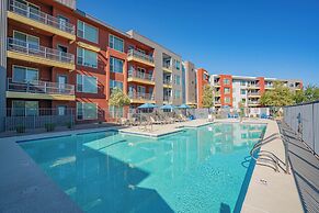 KLVG - V on Broadway