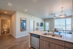 KLVG - V on Broadway