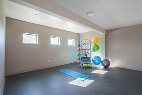 KLVG - V on Broadway