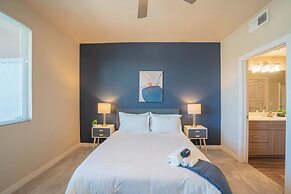 KLVG - V on Broadway