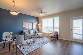 KLVG - V on Broadway