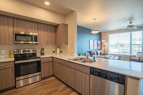 KLVG - V on Broadway